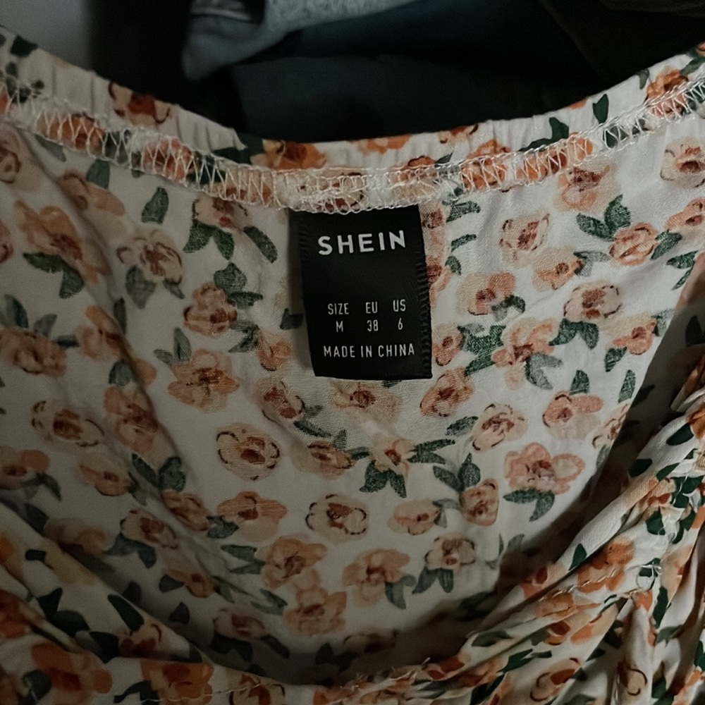 Floral blouse - Picture 3 of 3